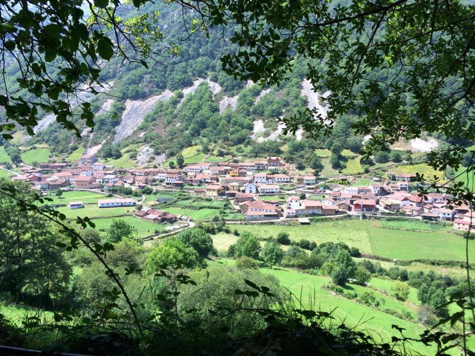Nucleo De Turismo Rural La Corte Villar de Vildas Exterior foto